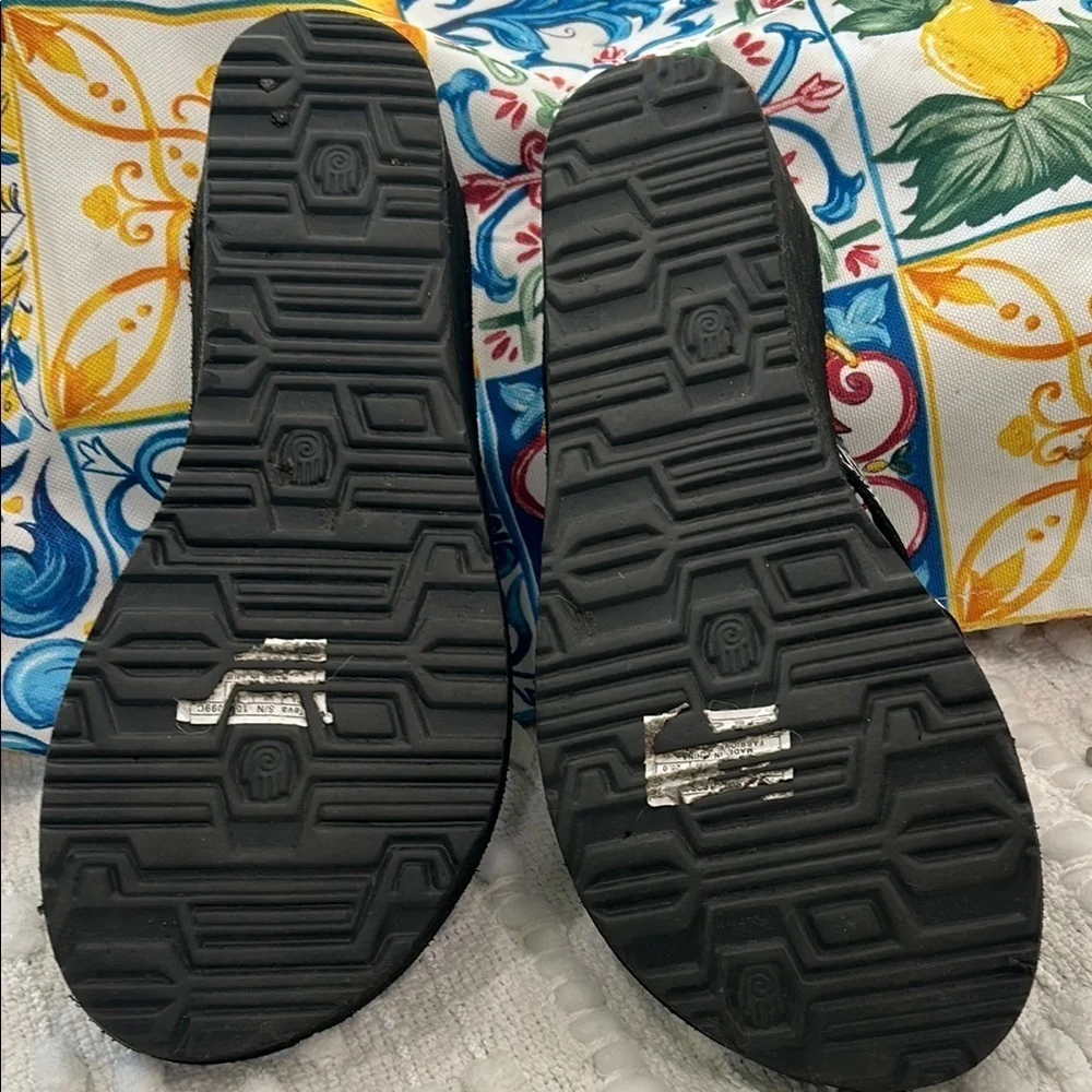 COPY - Teva Sandals…. Black and White